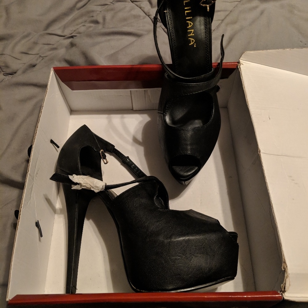 Ladies shoes